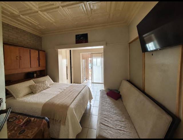 5 BEDROOM HOUSE FOR SALE IN GERMISTON SOUTH